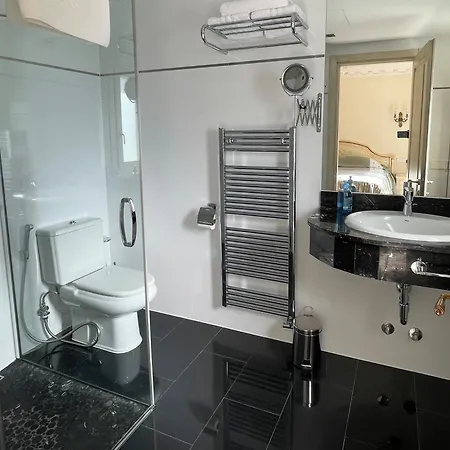 Exklusive In Fuer Bis Zu 8 Personen, Mit Meerblick Und Pool Villa *