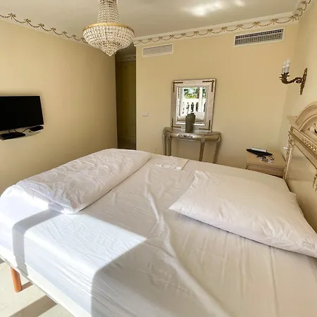 Exklusive In Fuer Bis Zu 8 Personen, Mit Meerblick Und Pool Peguera