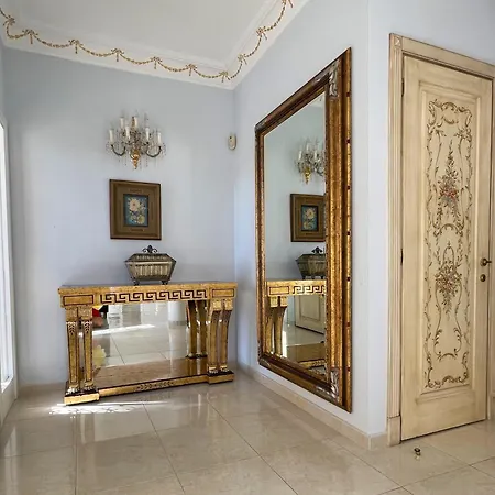 Villa Exklusive In Fuer Bis Zu 8 Personen, Mit Meerblick Und Pool