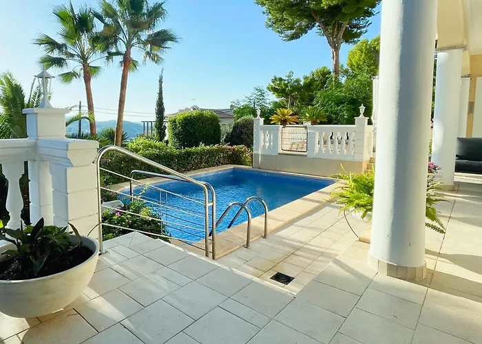 Βίλα Exklusive In Fuer Bis Zu 8 Personen, Mit Meerblick Und Pool *