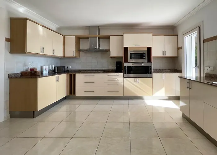 Exklusive In Fuer Bis Zu 8 Personen, Mit Meerblick Und Pool Villa