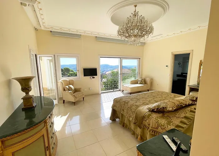 Exklusive In Fuer Bis Zu 8 Personen, Mit Meerblick Und Pool * Peguera