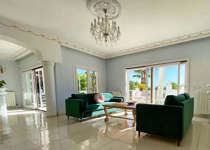 Exklusive In Fuer Bis Zu 8 Personen, Mit Meerblick Und Pool *