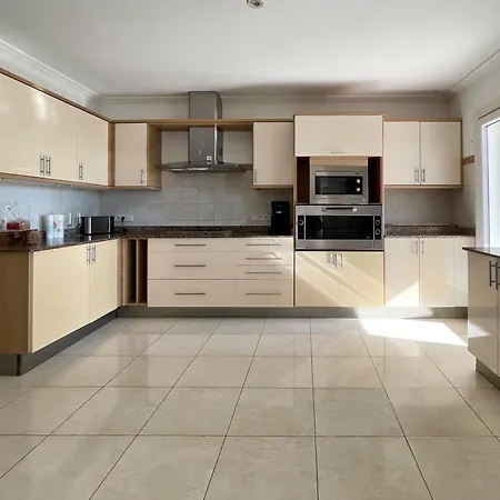 Exklusive In Fuer Bis Zu 8 Personen, Mit Meerblick Und Pool Villa