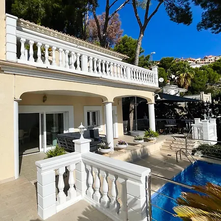 Exklusive In Fuer Bis Zu 8 Personen, Mit Meerblick Und Pool