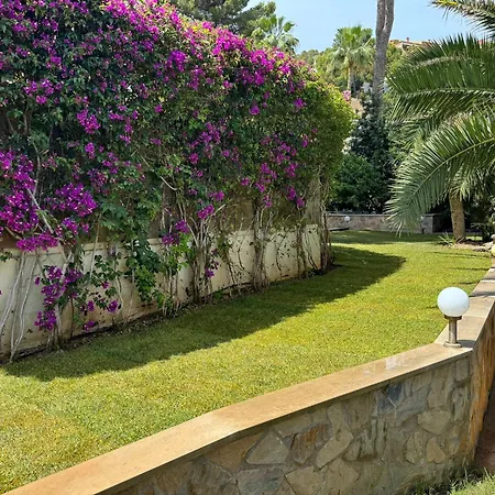 Villa Exklusive In Fuer Bis Zu 8 Personen, Mit Meerblick Und Pool