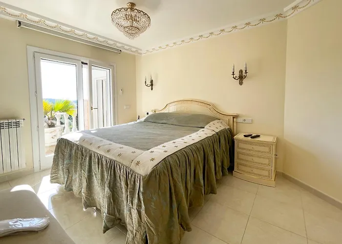 Exklusive In Fuer Bis Zu 8 Personen, Mit Meerblick Und Pool Villa *