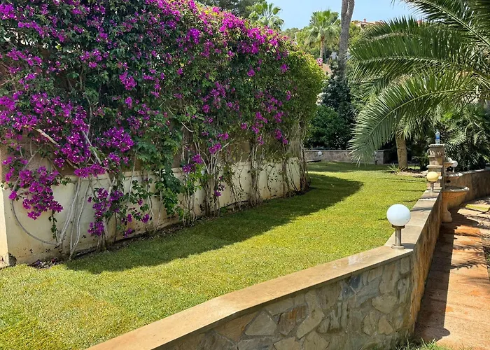 Villa Exklusive In Fuer Bis Zu 8 Personen, Mit Meerblick Und Pool