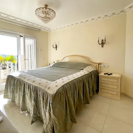 Exklusive In Fuer Bis Zu 8 Personen, Mit Meerblick Und Pool Villa *