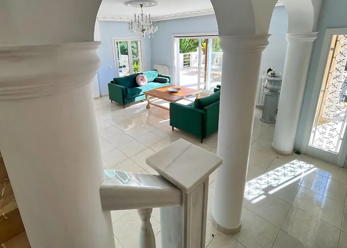 Вілла Exklusive In Fuer Bis Zu 8 Personen, Mit Meerblick Und Pool