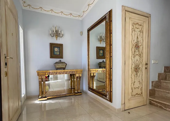 Вілла Exklusive In Fuer Bis Zu 8 Personen, Mit Meerblick Und Pool